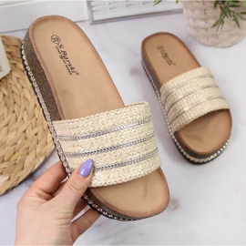 Béžové pantofle na platformě W S. Barski béžový 1 Béžové pantofle na platformě W S. Barski béžový 1