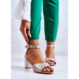 Kožené sandály na vysokém podpatku Vinceza 22-20100 Golden zlatý 1