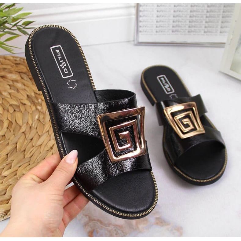 Černé pantofle s ornamentem W Filippo černá 1