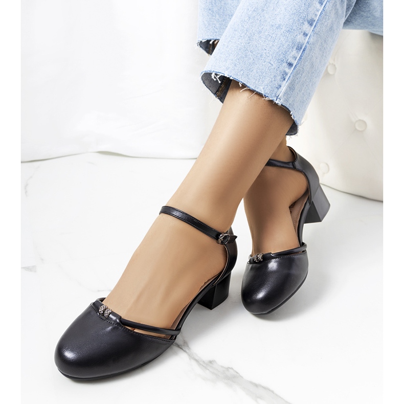 Černé lodičky na nízkém sloupku Lynden černá 1