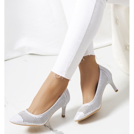 Šedé prolamované lodičky na podpatku Carling stříbrný šedá 1