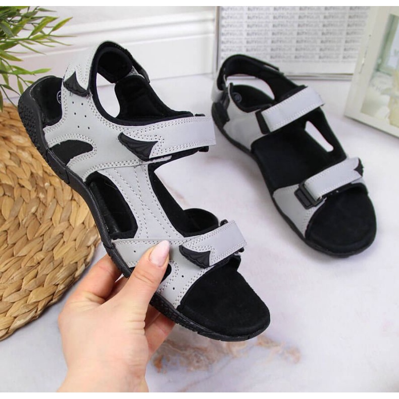 Šedé sportovní sandály na suchý zip W American Club černá 1