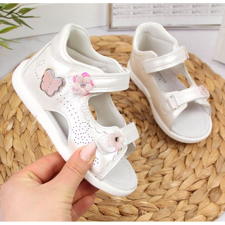 Bílé sandály na suchý zip At the American Club bílý 1