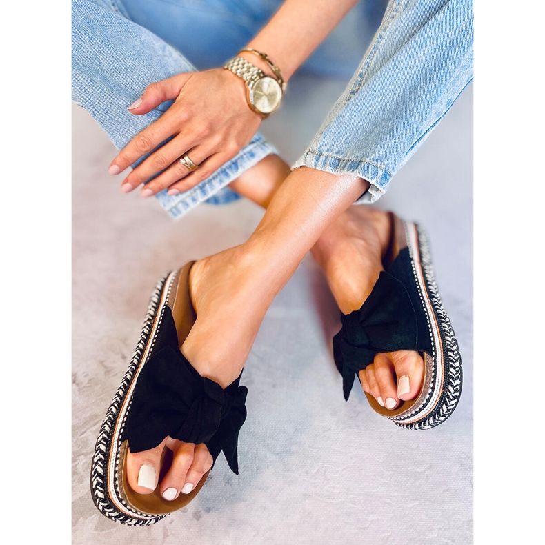 Žabky na zdobené podrážce Lane Black černá 2