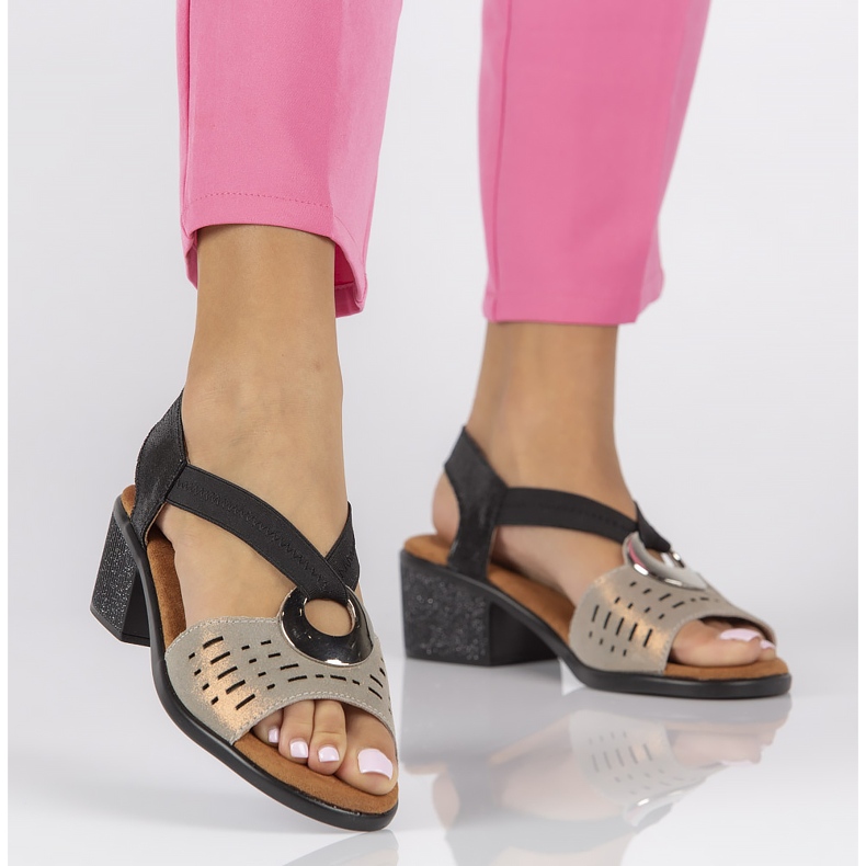 Kožené sandály Filippo DS2308 / 22 Bk Go černo-zlaté černá zlatý 1