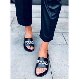 Černé pantofle Tilia s řetízkem černá 1 Černé pantofle Tilia s řetízkem černá 1