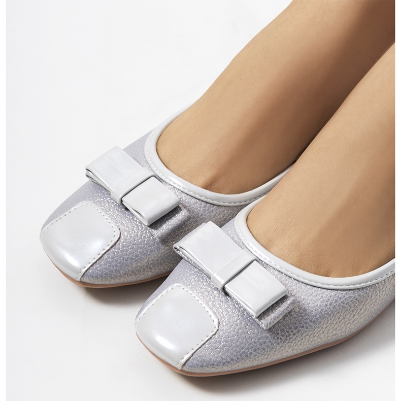 Šedé lesklé balerínky Rikke šedá 1