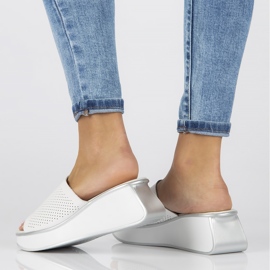 Kožené pantofle Filippo DK3614 / 22 Wh bílé bílý 1