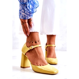 PG1 Módní lakované lodičky na žluté maorské tyči žlutá 4