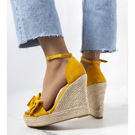 Žluté espadrilky na klínu terasy žluť 1