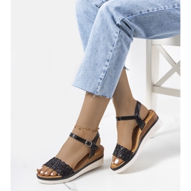 Černé sandály s ozdobným páskem Kirk černá 1