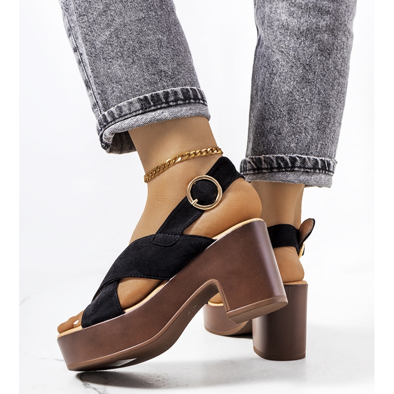 Černé sandály na platformě Chapel černý 2