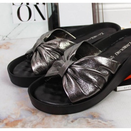 Kožené pantofle na klínku T.Sokolski W SCA162B stříbrné stříbrný 2