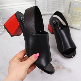 Kožené sandály s gumičkou Filippo W PAW352 černá 1