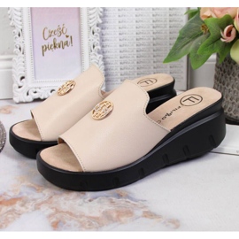 Kožené pantofle na klínku Filippo W PAW362B béžové 2