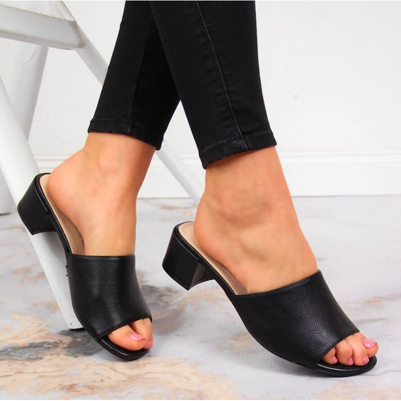 Pantofle na bloku Sergio Leone W SK375A černé černá 2