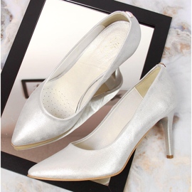 Stříbrné lesklé odznaky Juma stříbro 1