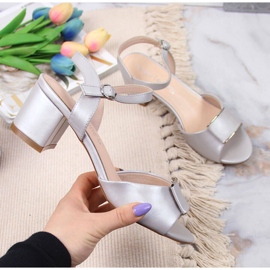 Sergio Leone Stříbrné sandály na sloupku od Sergia Leoneho béžový 1