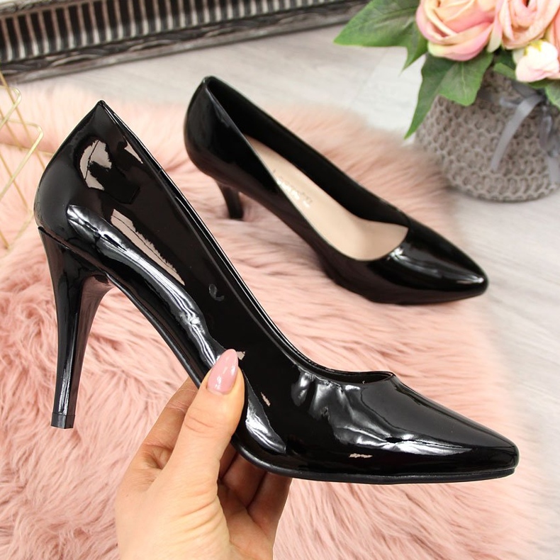 Lodičky na černém patentu Sergio Leone jehlové černá 1