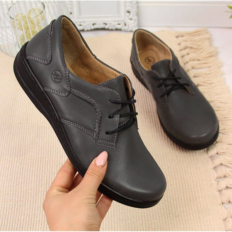 Šedé dámské kožené boty Helios 715 šedá 2 Šedé dámské kožené boty Helios 715 šedá 2