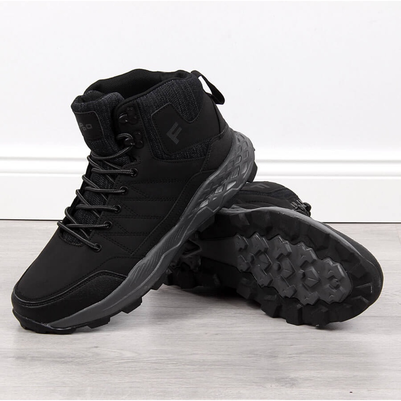 Černé pánské turistické boty Filippo černá 2