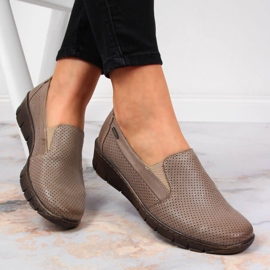 Kožené dámské boty na klínku Helios 350 béžový 1