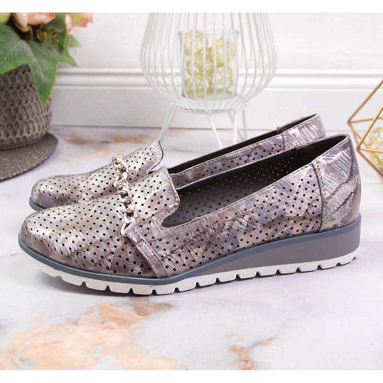 Dámské prolamované boty s řetízkem Lavender Jezzi fialový vícebarevný 2 Dámské prolamované boty s řetízkem Lavender Jezzi fialový vícebarevný 2