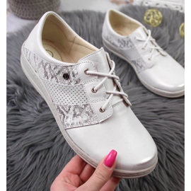 Pohodlné dámské kožené boty, stříbrná Helios 399 stříbrný 1 Pohodlné dámské kožené boty, stříbrná Helios 399 stříbrný 1