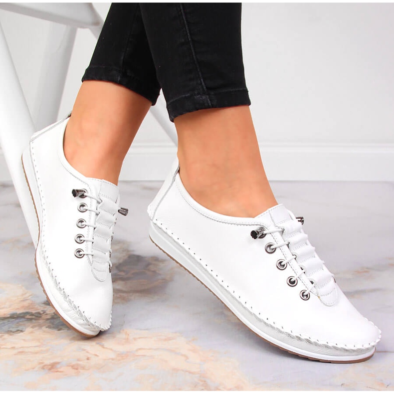 Dámské bílé kožené nazouváky Artiker 1