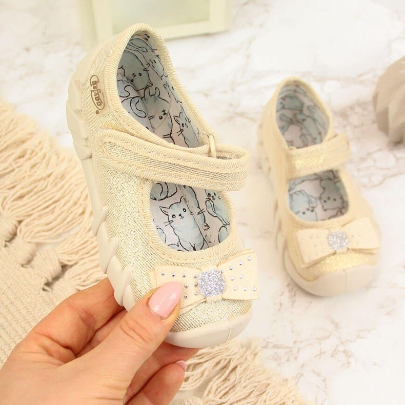 Dívčí baleríny béžové pantofle na suchý zip s mašlí Befado béžový 1