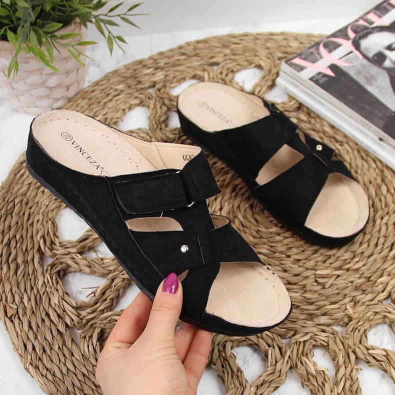 Dámské černé pantofle na klínku Vinceza černá 2