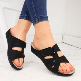 Dámské černé pantofle na klínku Vinceza černá 1