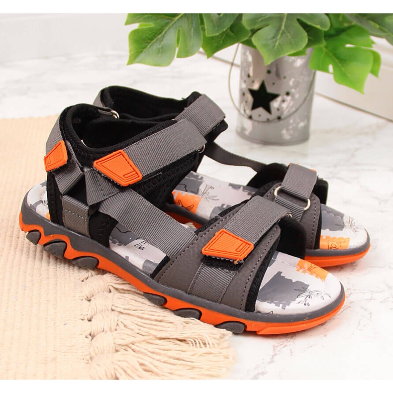 News Chlapecké sportovní sandály se suchým zipem šedé NOVINKY šedá 2