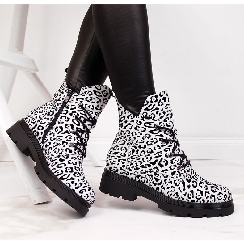 Bílé zateplené dámské kozačky Filippo bílý 1