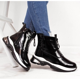 Dámské černé lakované tenisky T.Sokolski černá 1