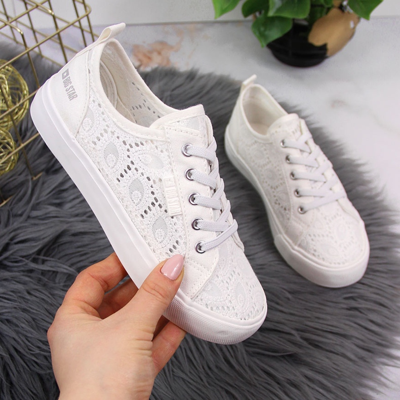 Bílé krajkové dívčí tenisky Big Star JJ374012 bílý 2