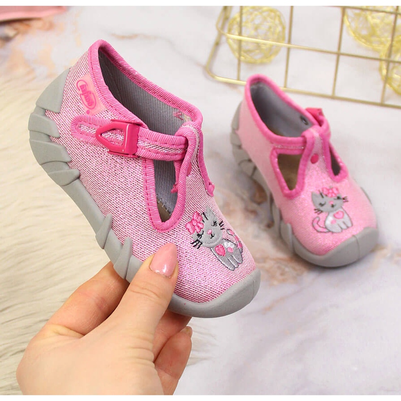 Dívčí pantofle do školky růžové a šedé Befado růžový 1 Dívčí pantofle do školky růžové a šedé Befado růžový 1