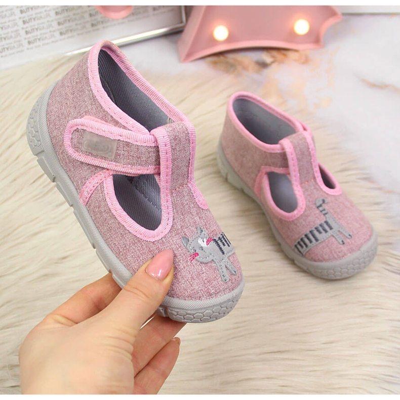 Dívčí pantofle na suchý zip s růžovým kocourem Befado 1