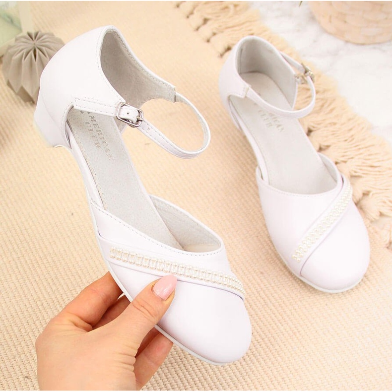 Bílé dívčí sandály na první přijímání American Club bílý bílý 1