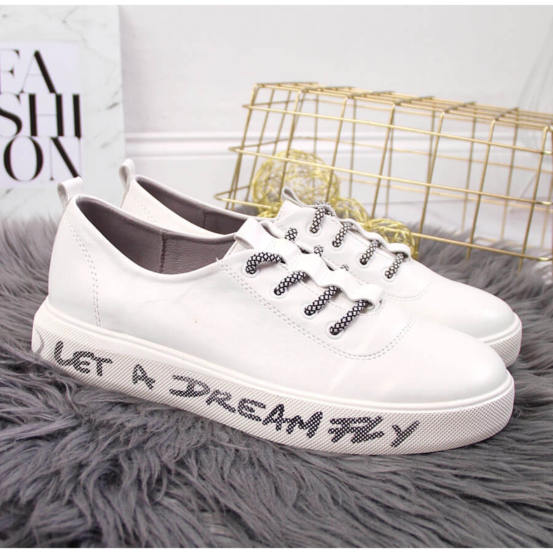 S.Barski Bílé dámské boty na platformě S. Barski bílý 2