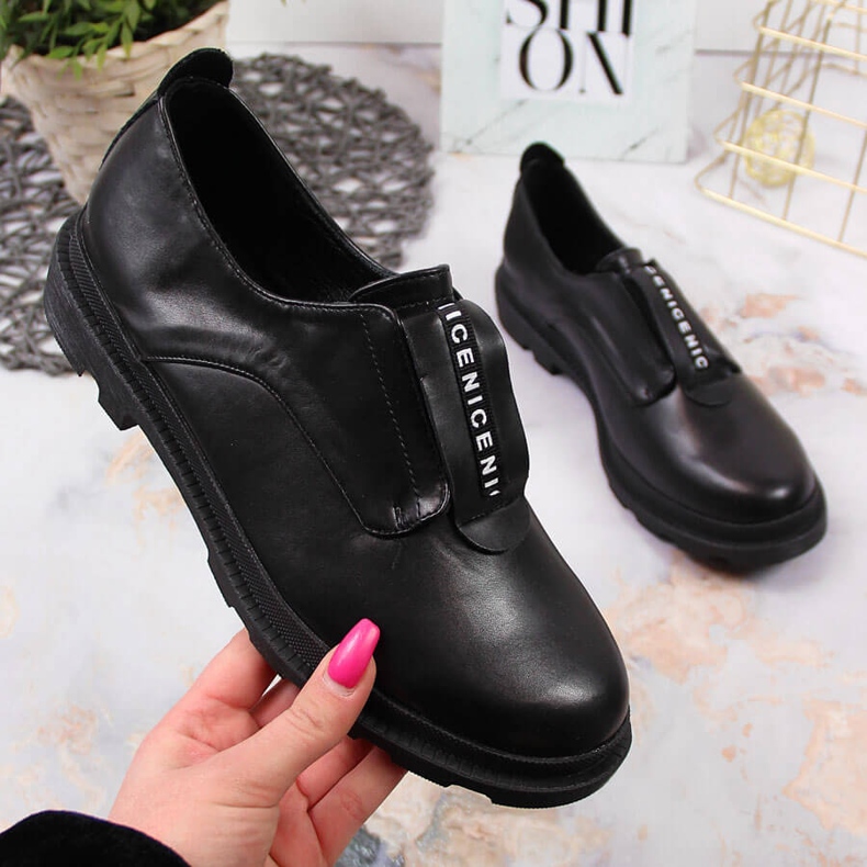 S.Barski Černé dámské slip-on boty značky S. Barski černý 1