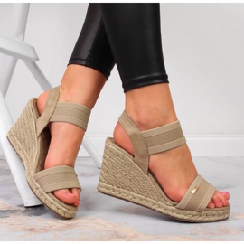 Sandálky espadrilky na béžovém klínku Big Star JJ274978 béžový 1
