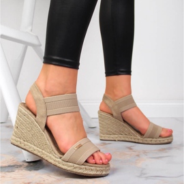 Sandálky espadrilky na béžovém klínku Big Star JJ274978 béžový 2