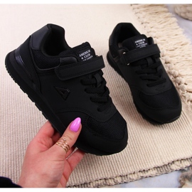 Černá dětská sportovní obuv American Club na suchý zip 1