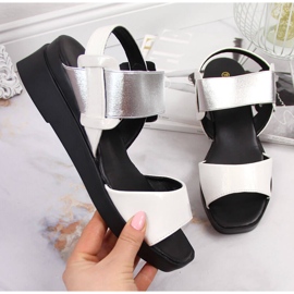 Dámské sandály na klínovém podpatku s bílými Potocki 1