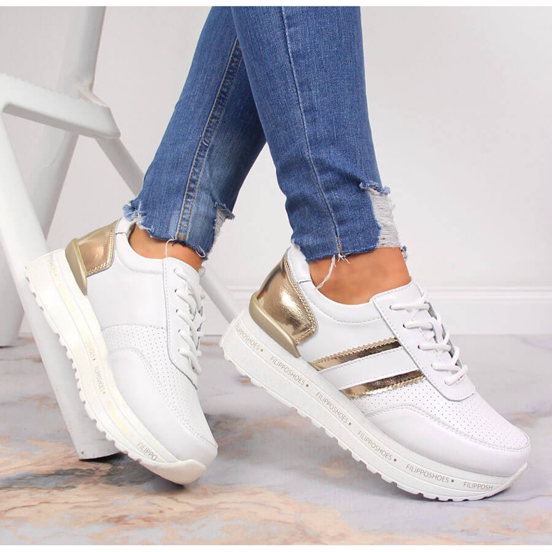 Kožené dámské boty na bílé platformě Filippo bílý 1