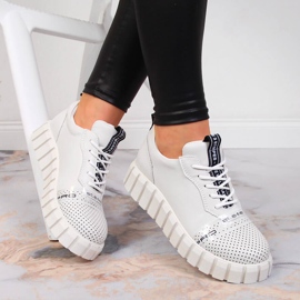 Dámské kožené boty na bílé platformě Artiker bílý 1