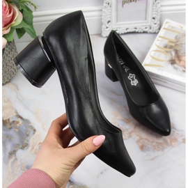 Lodičky na ozdobném sloupku v černé barvě Jezzi černá 1