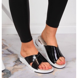 S.Barski Dámské černé lakované pantofle S. Barski černý 2