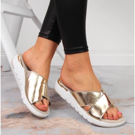 S.Barski Dámské zlaté lakované kožené pantofle S. Barski zlatý 1